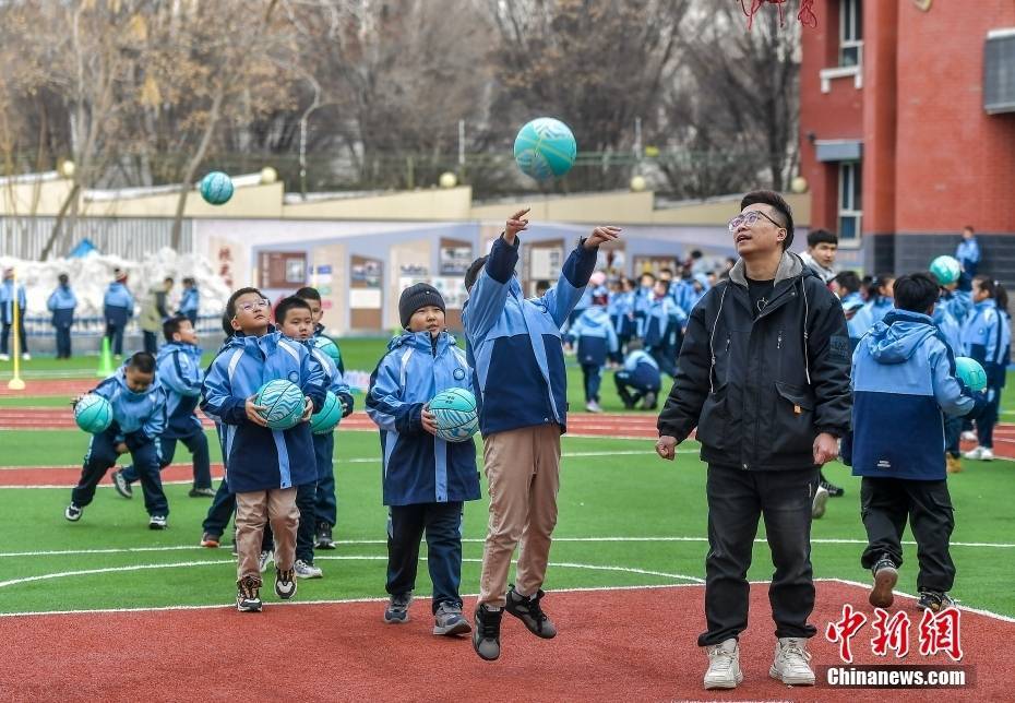 我们距离“身体能出汗”的体育课OB视讯登录还有多远？(图1)